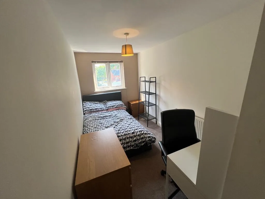 6 bedroom house for rent