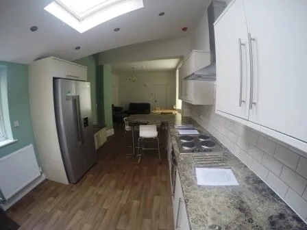 6 bedroom house for rent