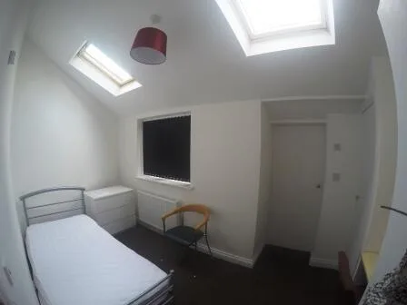 6 bedroom house for rent