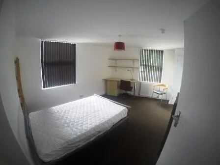 6 bedroom house for rent