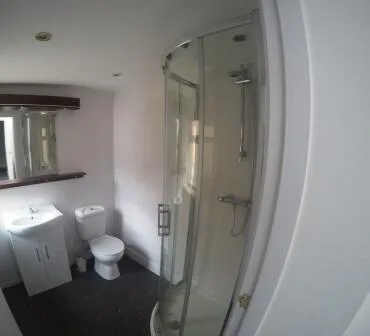 6 bedroom house for rent