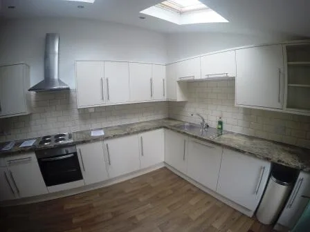 6 bedroom house for rent