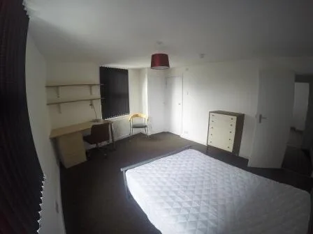 6 bedroom house for rent