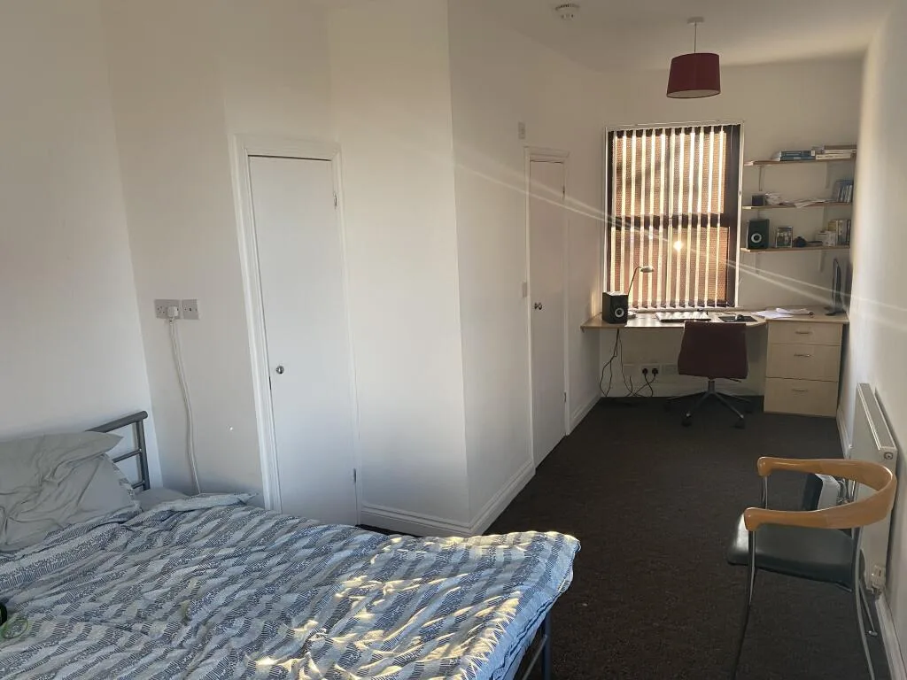 6 bedroom house for rent