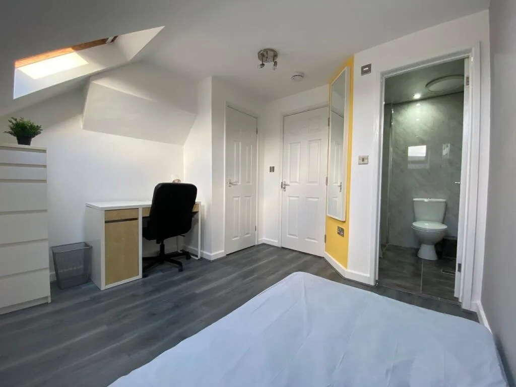 6 bedroom house for rent