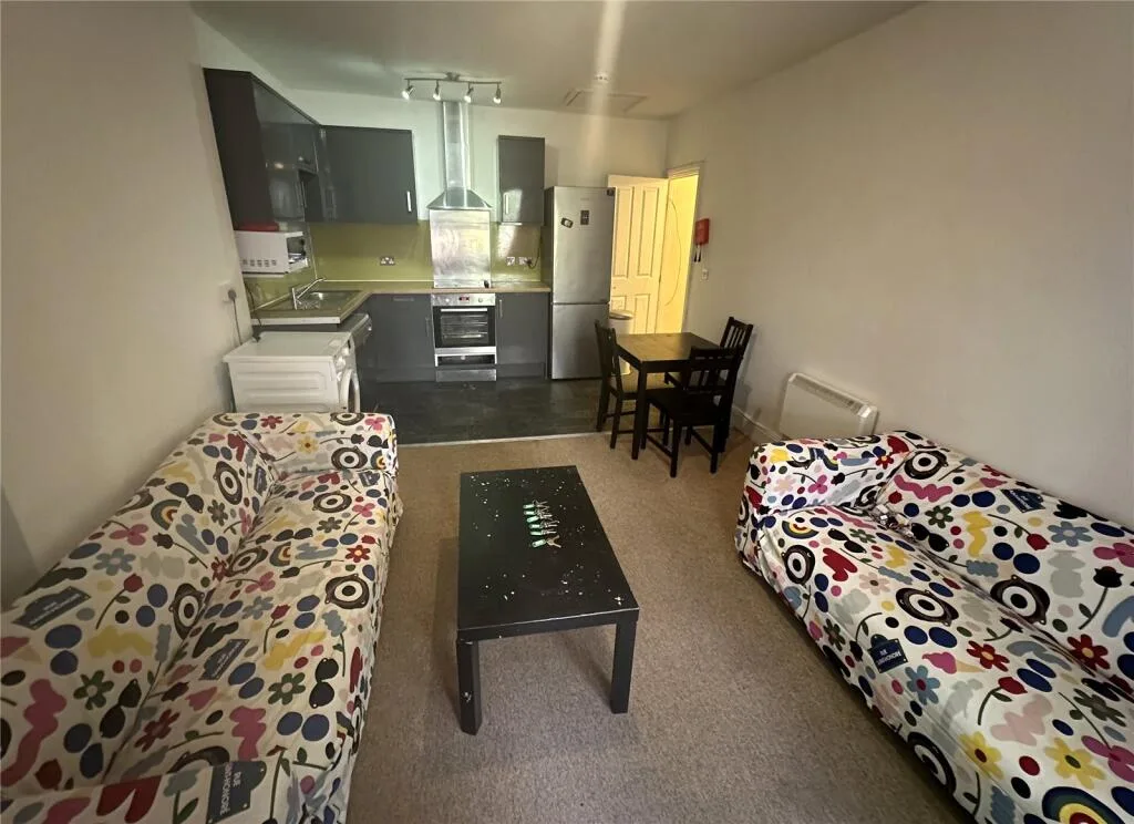 6 bedroom apartment for rent