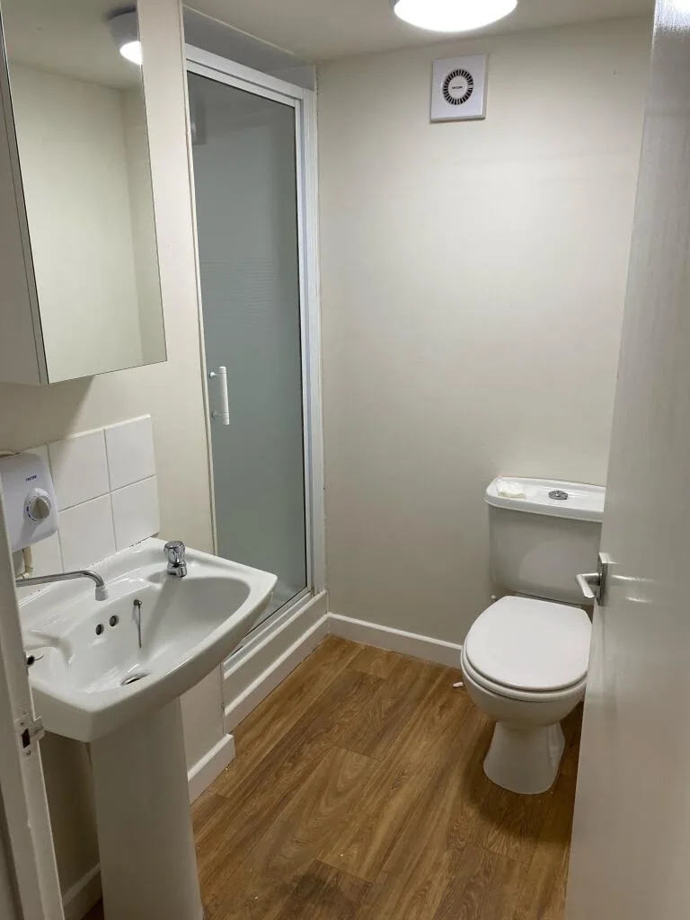 5 bedroom apartment for rent