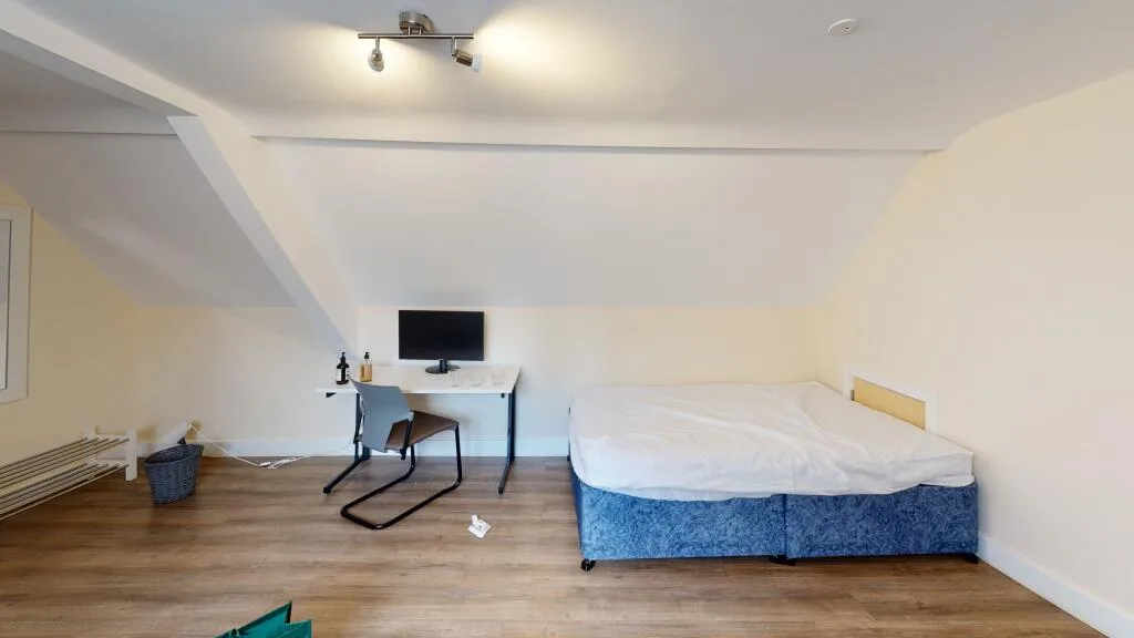 6 bedroom apartment for rent
