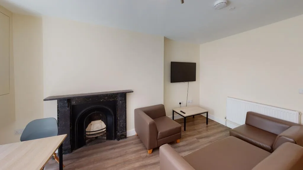 6 bedroom apartment for rent