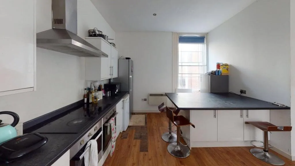 8 bedroom apartment for rent