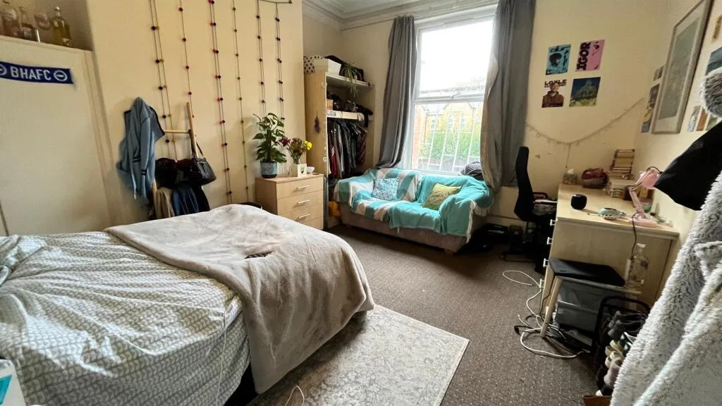 9 bedroom house for rent