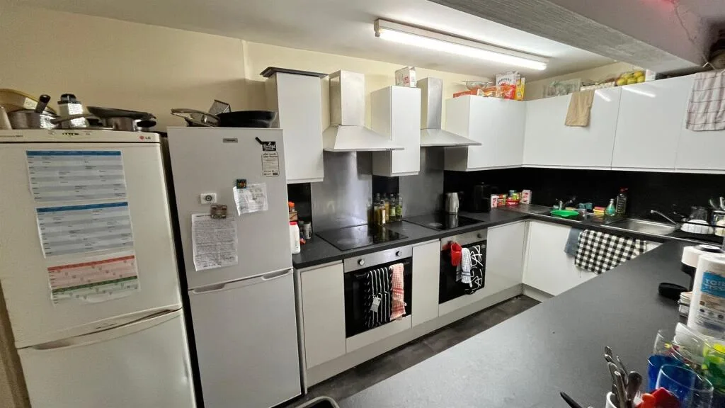 9 bedroom house for rent