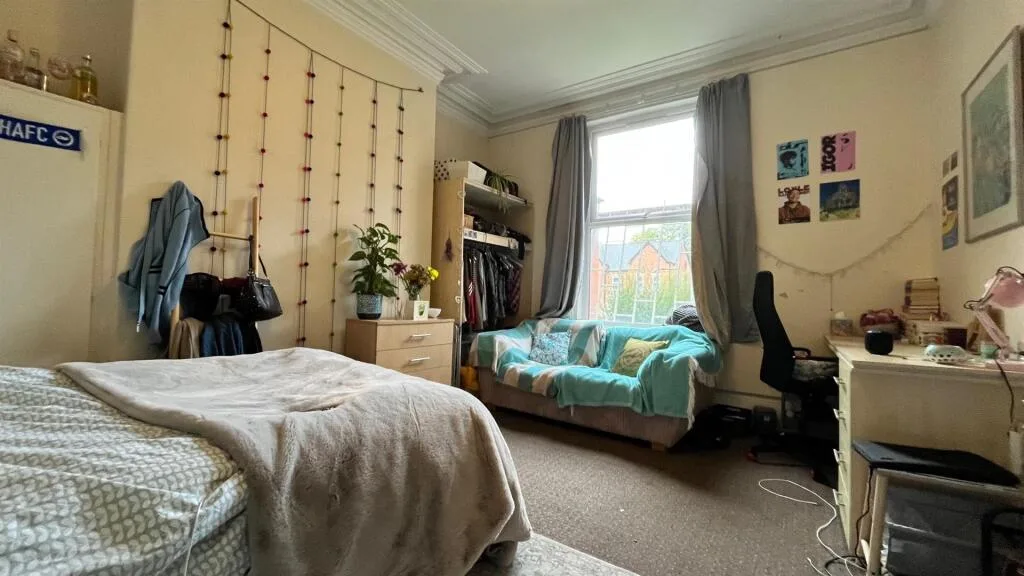 9 bedroom house for rent