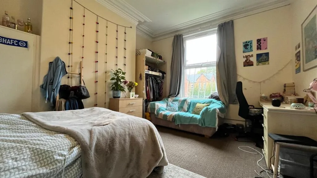 9 bedroom house for rent