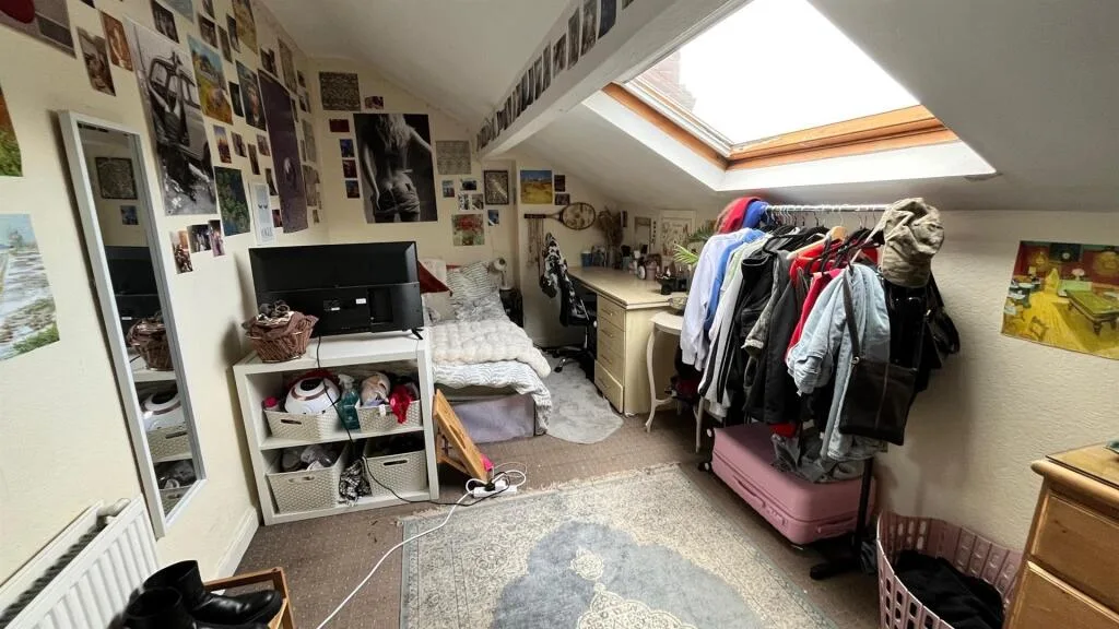 9 bedroom house for rent