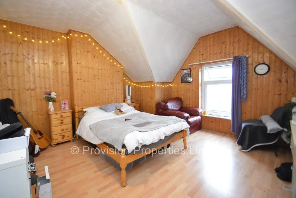 8 bedroom terraced house for rent
