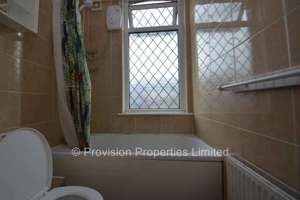 8 bedroom terraced house for rent