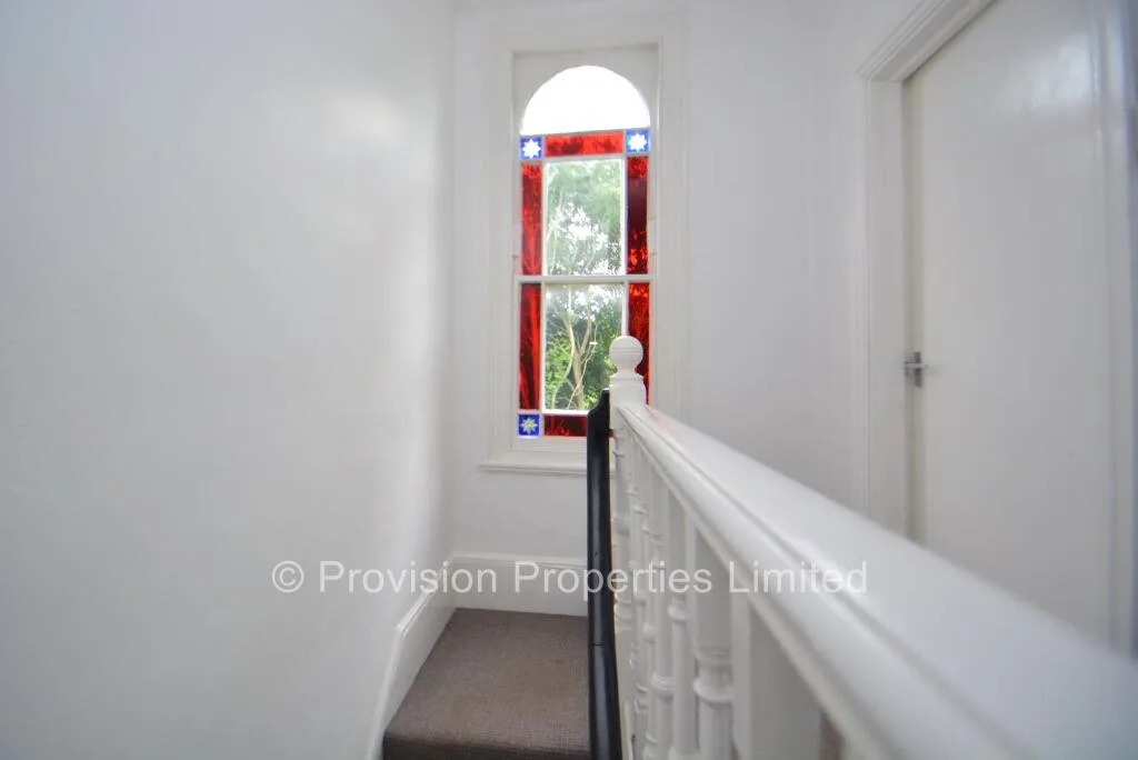 6 bedroom terraced house for rent