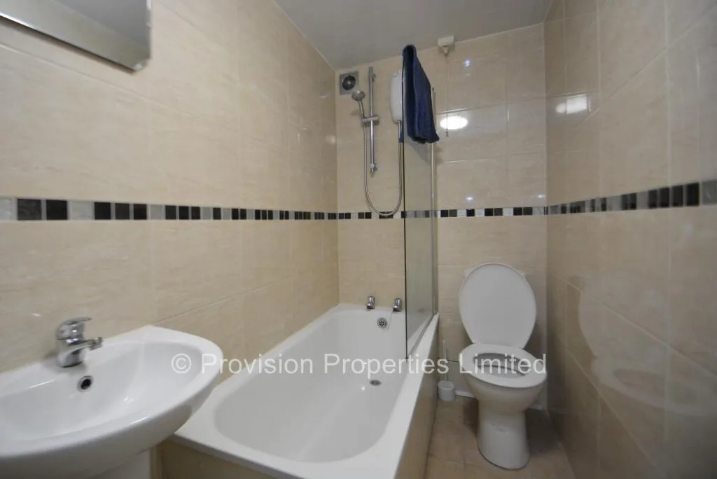 6 bedroom terraced house for rent