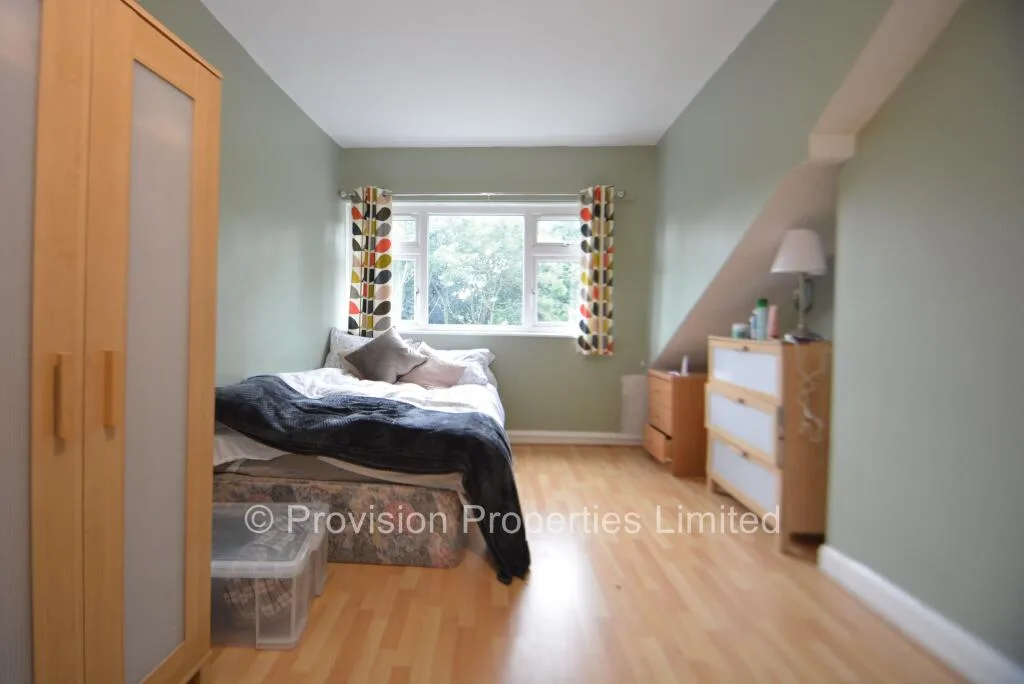 6 bedroom terraced house for rent