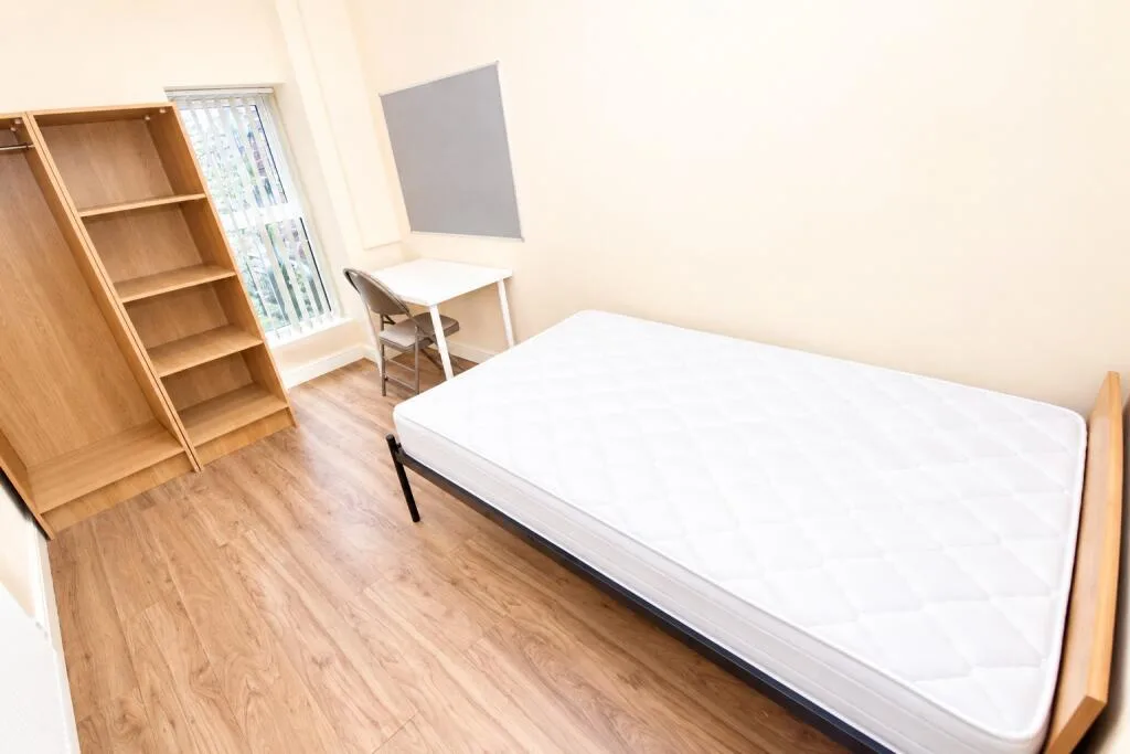 7 bedroom flat for rent