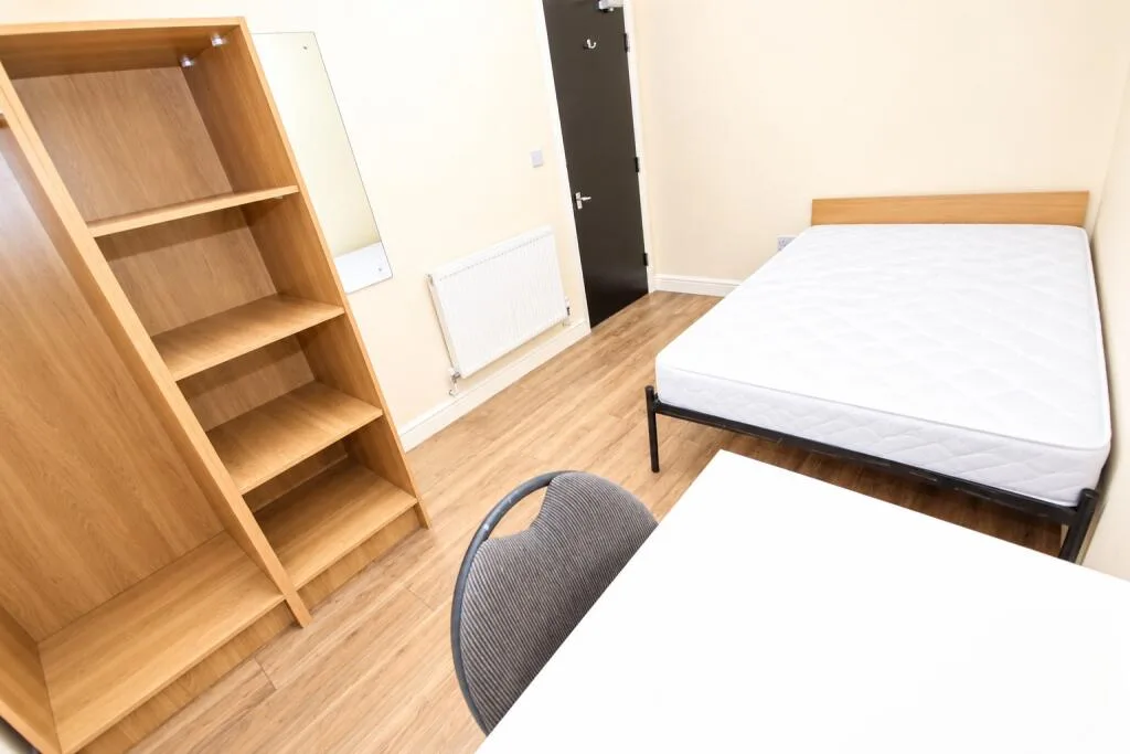 7 bedroom flat for rent