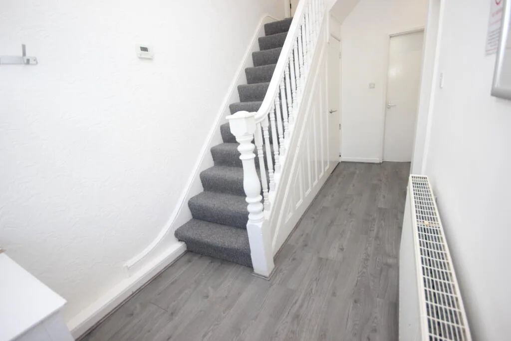 5 bedroom terraced house for rent