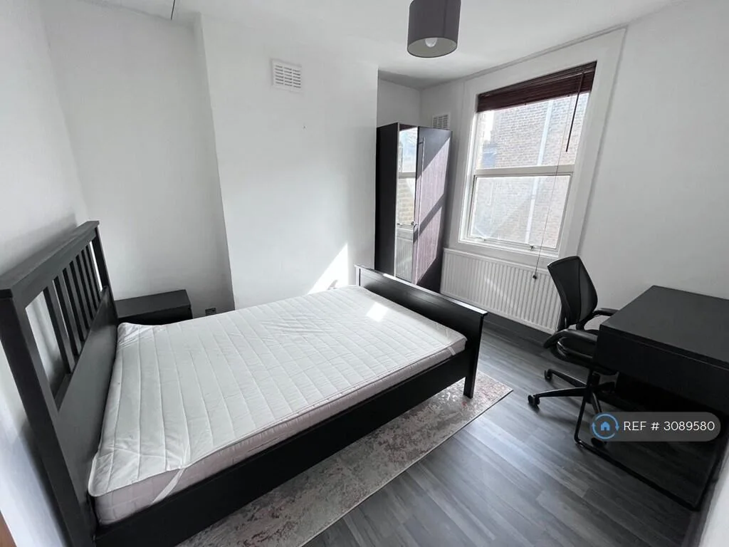 3 bedroom end of terrace house for rent