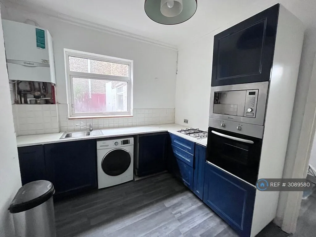 3 bedroom end of terrace house for rent