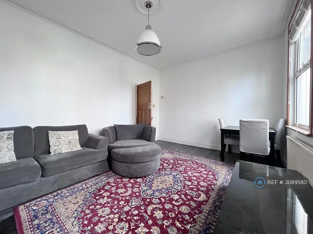 3 bedroom end of terrace house for rent