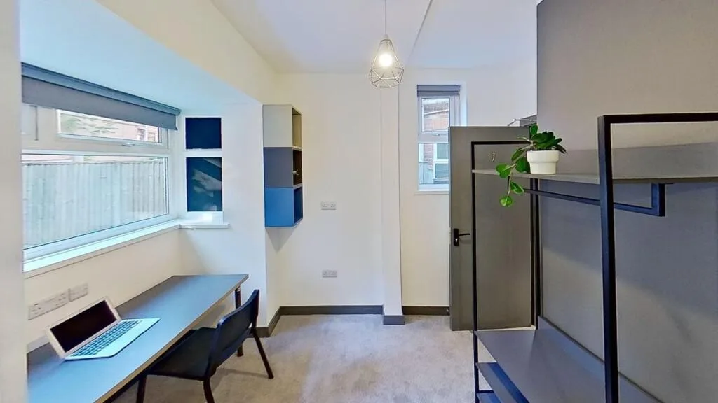 6 bedroom terraced house for rent