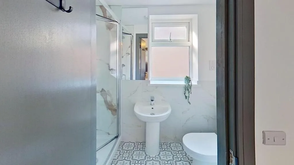 6 bedroom terraced house for rent