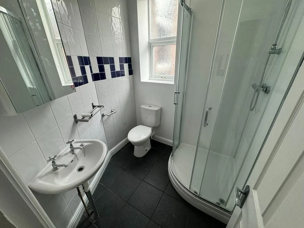 6 bedroom terraced house for rent
