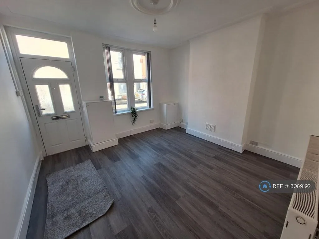 3 bedroom semi-detached house for rent