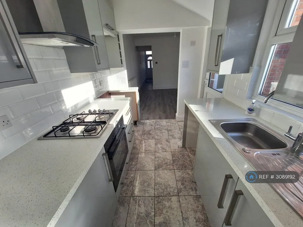 3 bedroom semi-detached house for rent