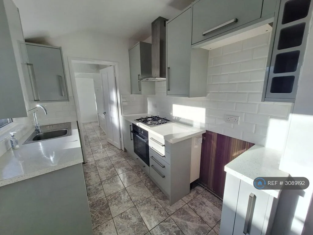 3 bedroom semi-detached house for rent
