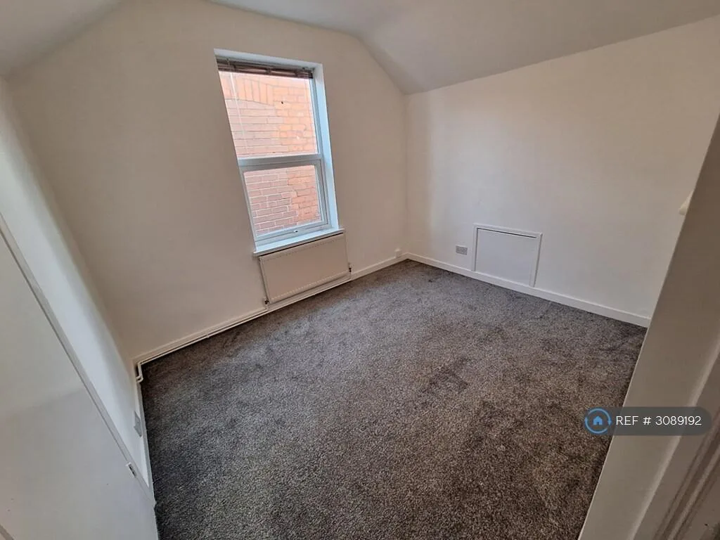 3 bedroom semi-detached house for rent