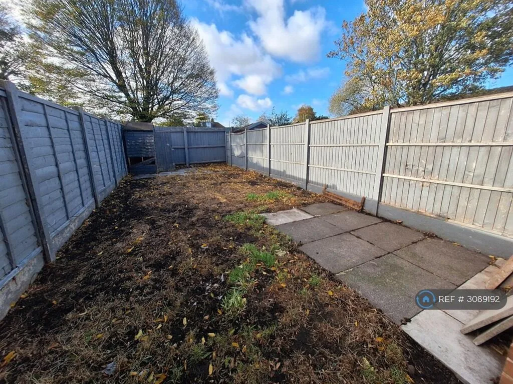 3 bedroom semi-detached house for rent