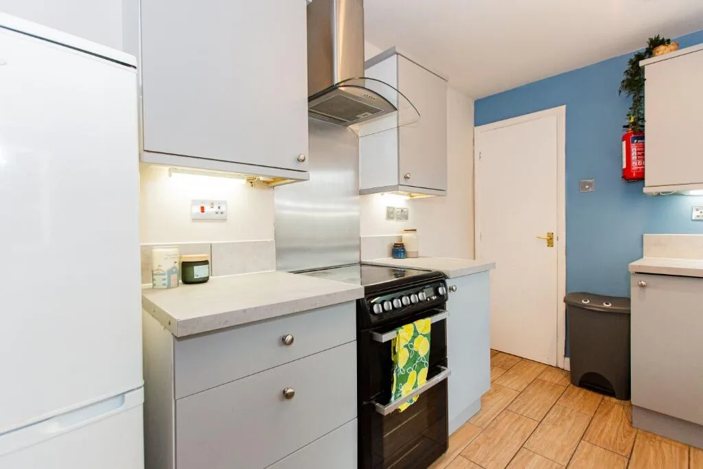 4 bedroom flat for rent