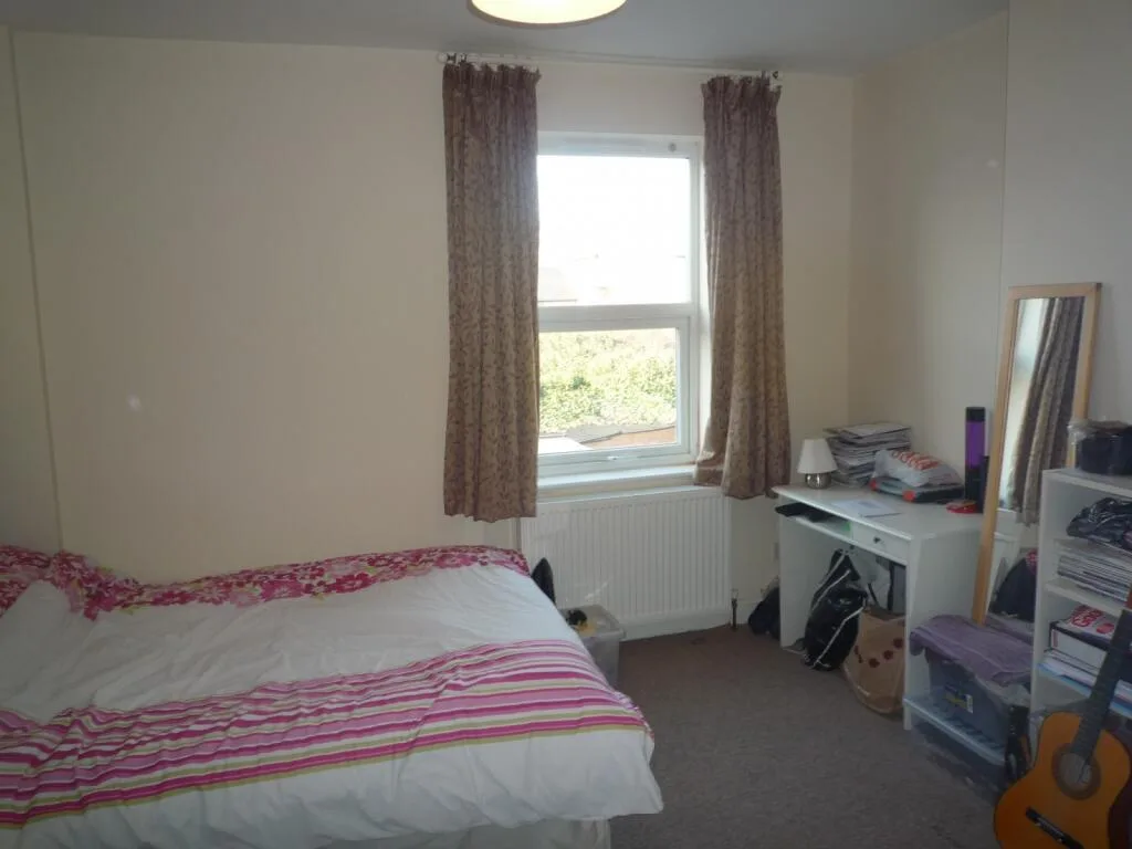 4 bedroom semi-detached house for rent