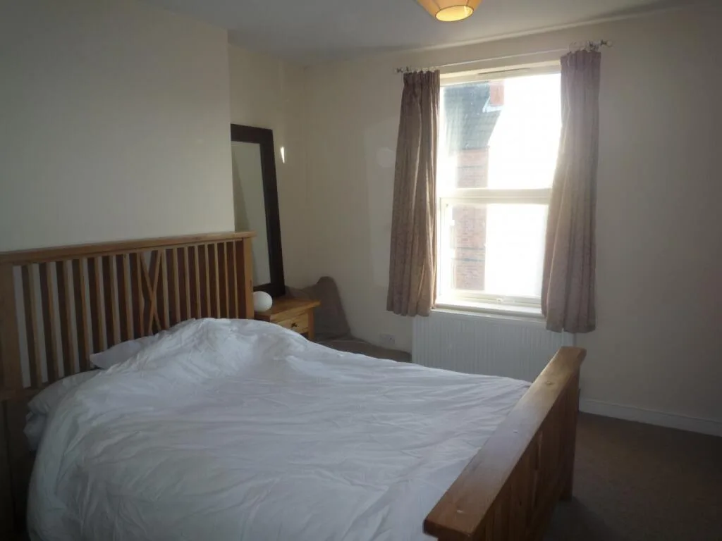 4 bedroom semi-detached house for rent