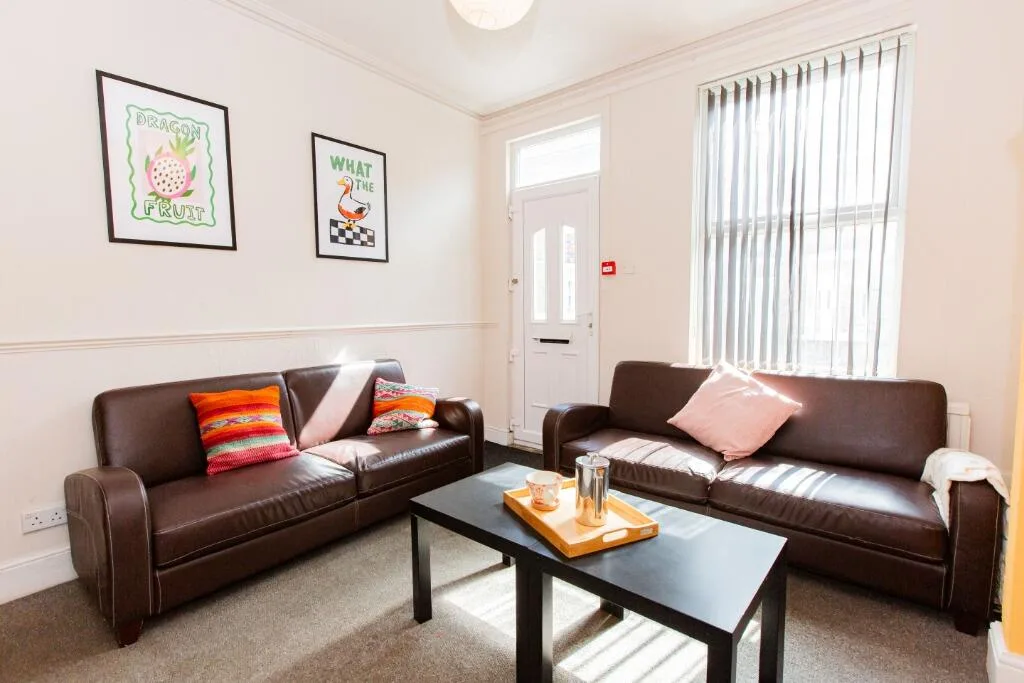 6 bedroom terraced house for rent