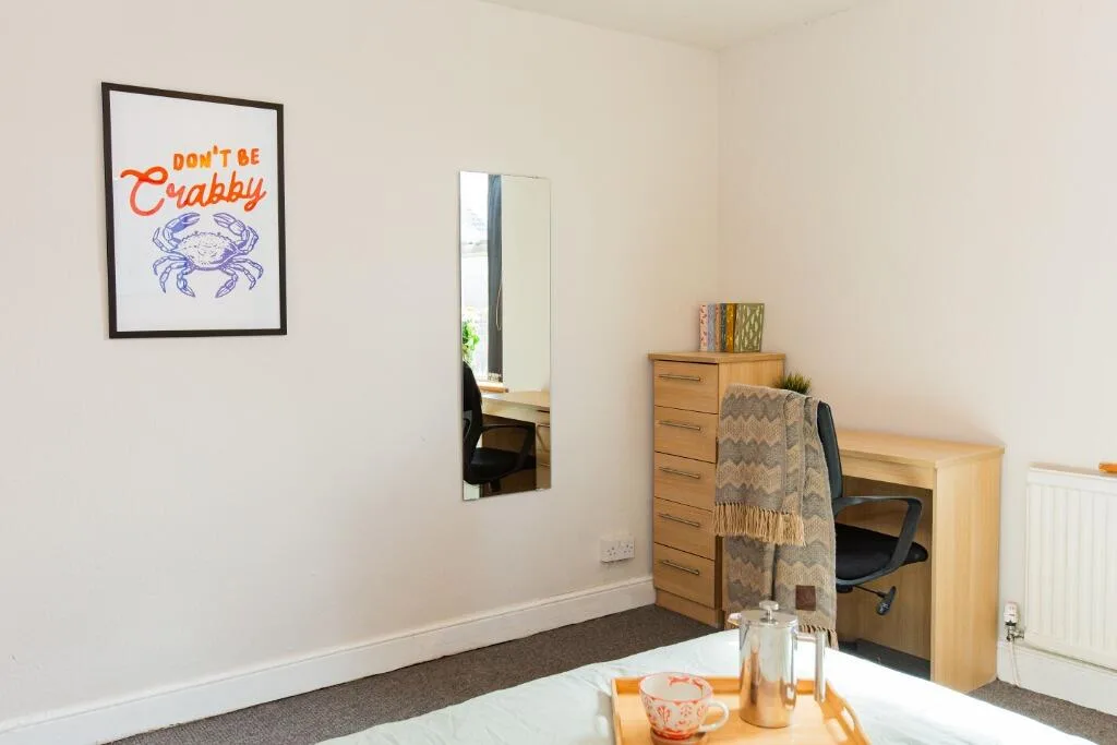 6 bedroom terraced house for rent