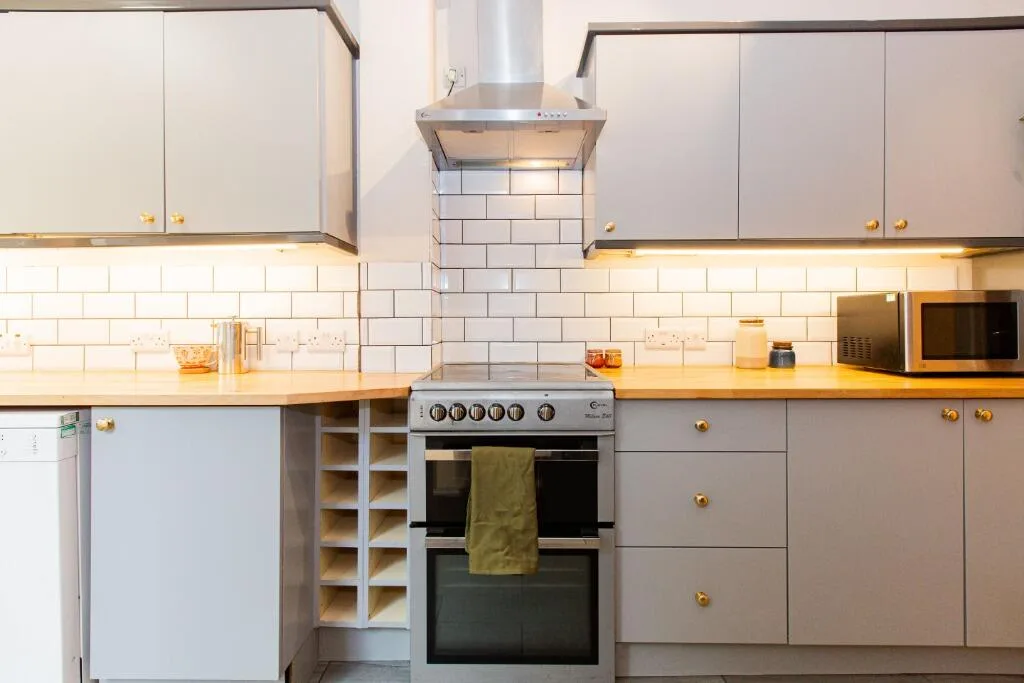 6 bedroom terraced house for rent