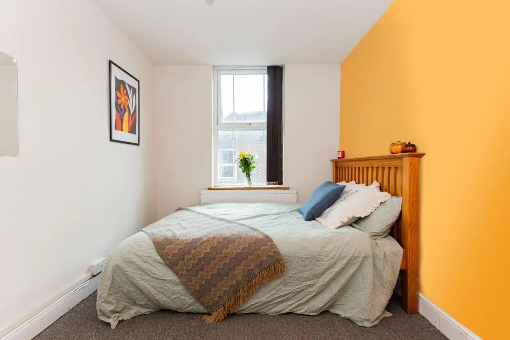 6 bedroom terraced house for rent