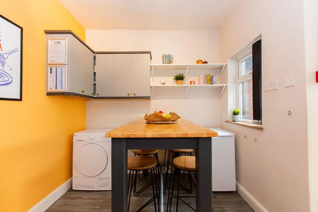 6 bedroom terraced house for rent