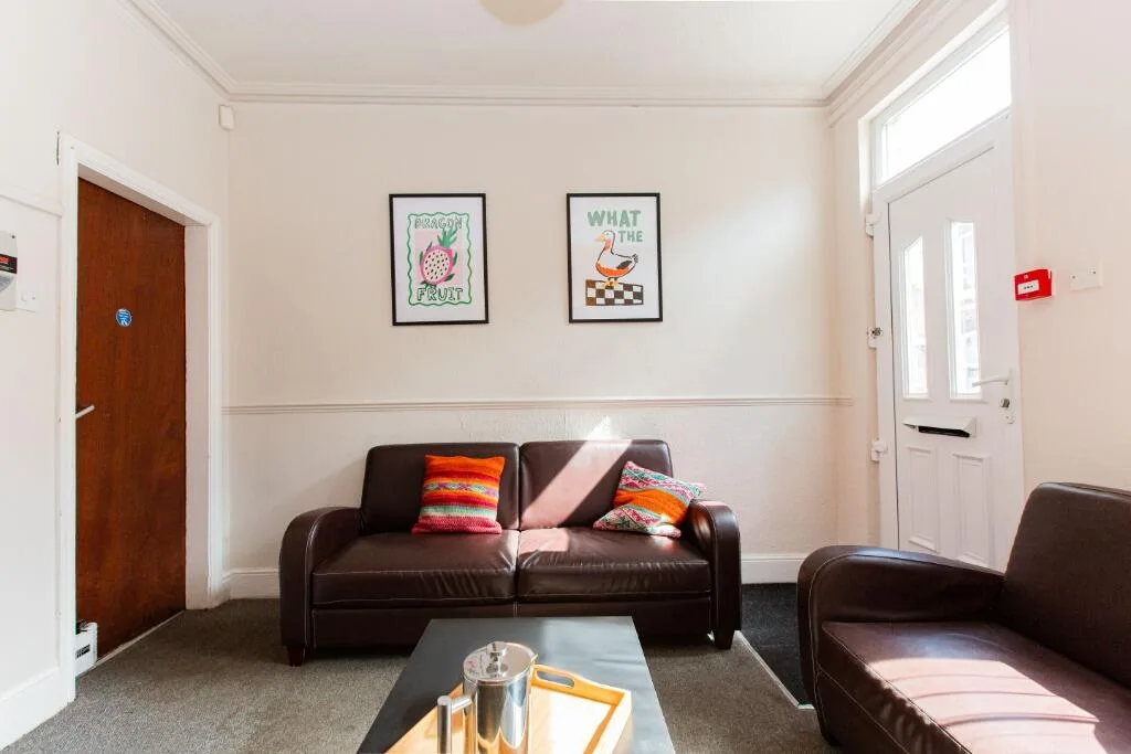 6 bedroom terraced house for rent
