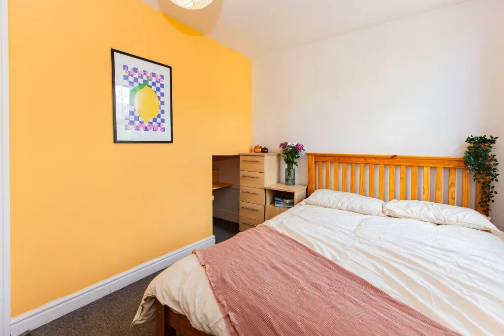 6 bedroom terraced house for rent