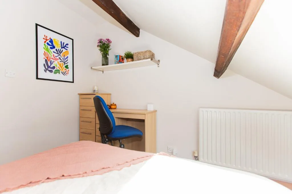 6 bedroom terraced house for rent