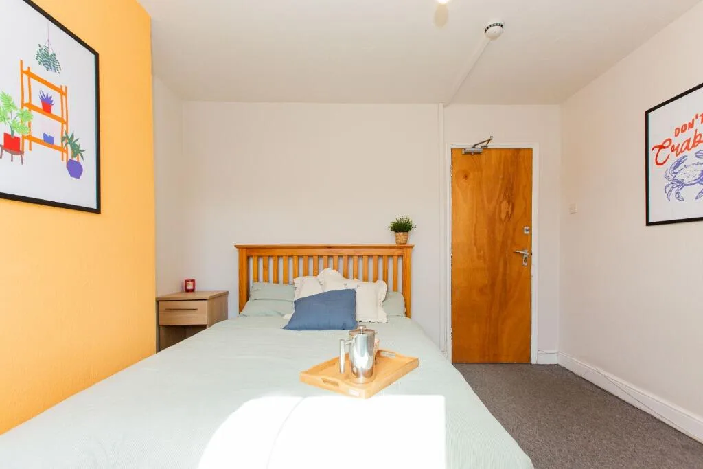 6 bedroom terraced house for rent